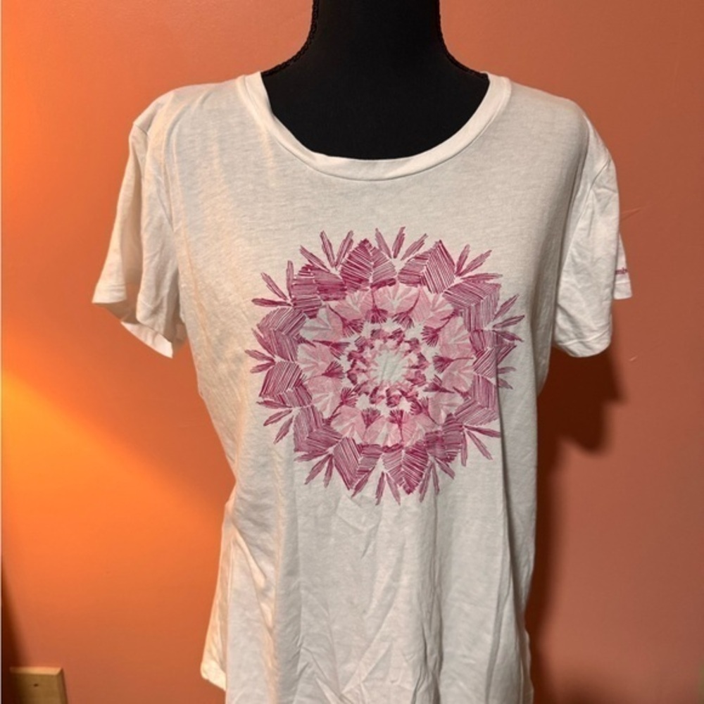 Columbia Cream Short Sleeve T-Shirt with Artistic Graphic